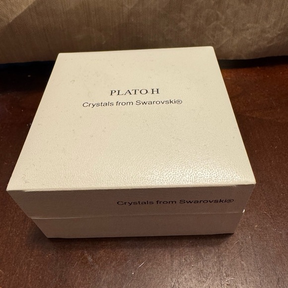 Beautiful‎ Crystal Swarovski Necklace - Picture 2 of 5